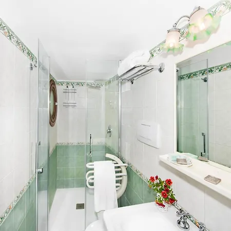 Apartment In Positano Near Stunning Beach Apartment